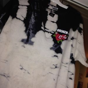 BROKEN PROMISES rose tshirt size S